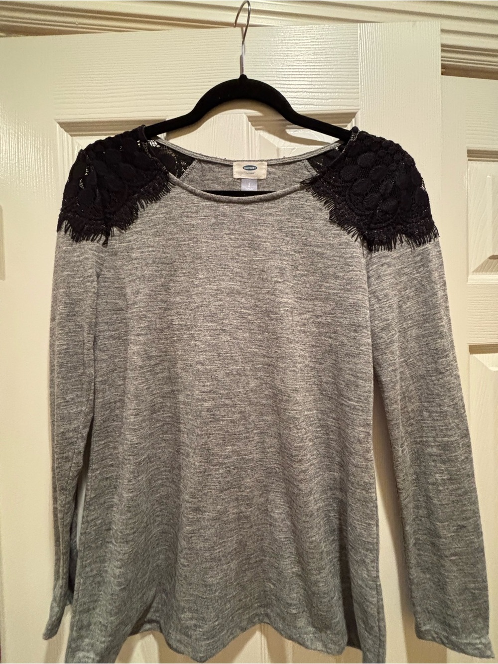 Old Navy Heather Gray Long Sleeve Top with Black Lace Shoulders